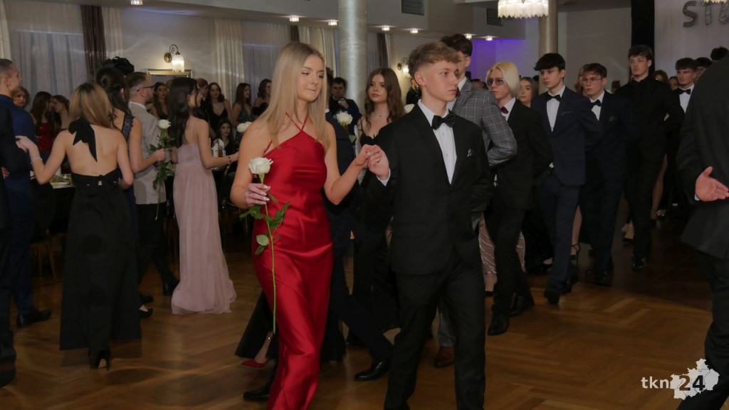 Wspaniały bal Starego Ogólniaka z koncertem grupy DEJW [wideo, zdjęcia]