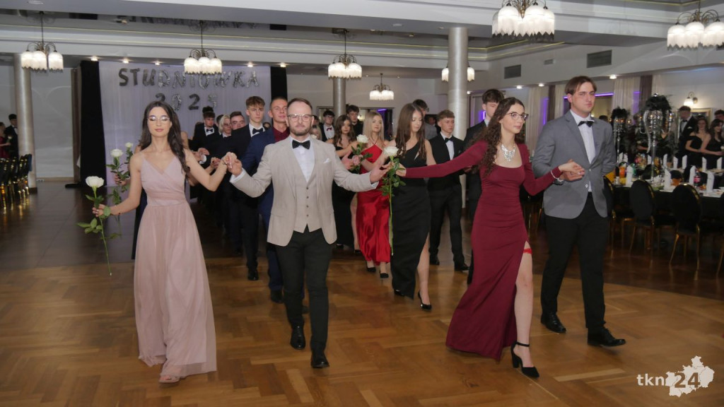 Wspaniały bal Starego Ogólniaka z koncertem grupy DEJW [wideo, zdjęcia]