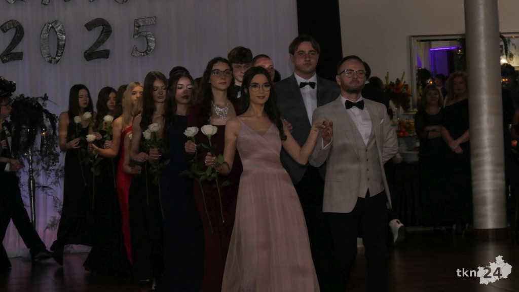 Wspaniały bal Starego Ogólniaka z koncertem grupy DEJW [wideo, zdjęcia]