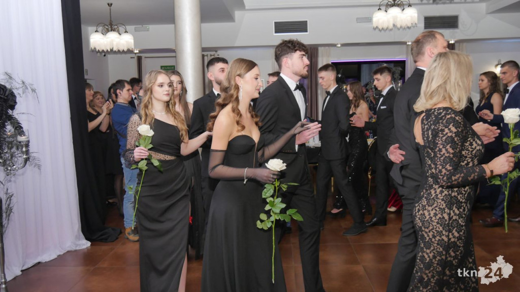 Wspaniały bal Starego Ogólniaka z koncertem grupy DEJW [wideo, zdjęcia]