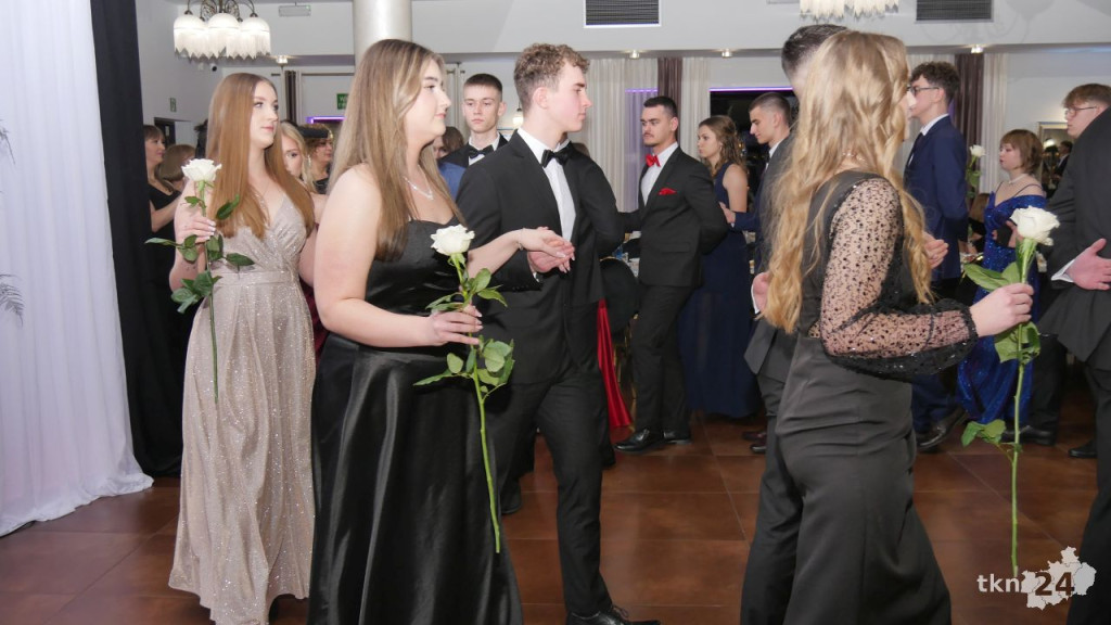 Wspaniały bal Starego Ogólniaka z koncertem grupy DEJW [wideo, zdjęcia]
