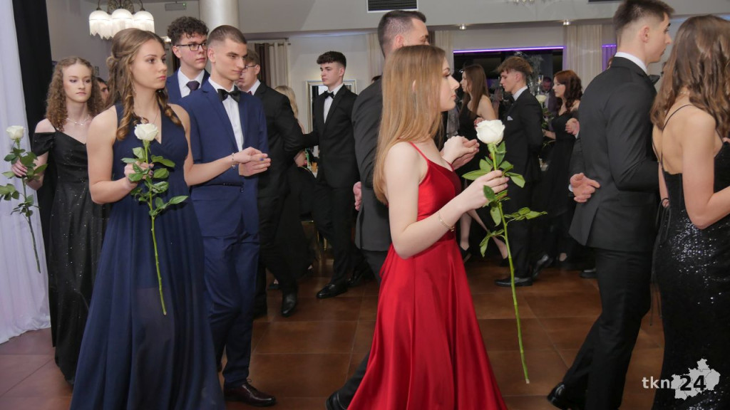 Wspaniały bal Starego Ogólniaka z koncertem grupy DEJW [wideo, zdjęcia]
