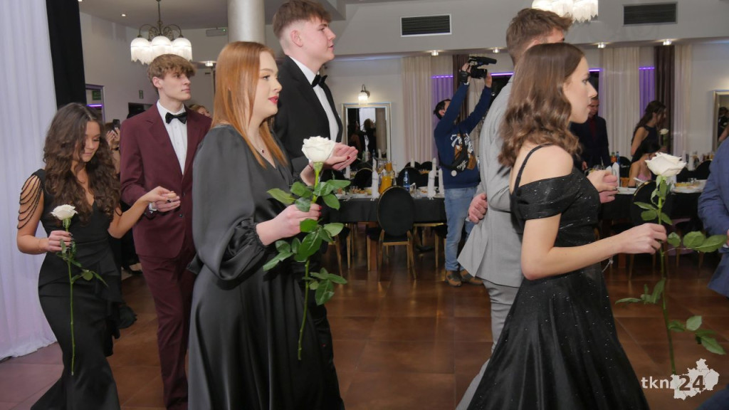 Wspaniały bal Starego Ogólniaka z koncertem grupy DEJW [wideo, zdjęcia]