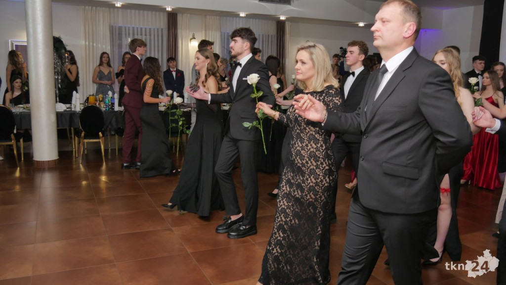 Wspaniały bal Starego Ogólniaka z koncertem grupy DEJW [wideo, zdjęcia]
