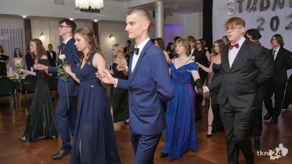 Wspaniały bal Starego Ogólniaka z koncertem grupy DEJW [wideo, zdjęcia]