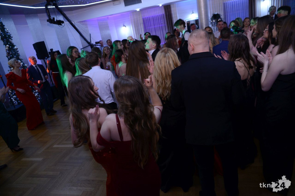 Wspaniały bal Starego Ogólniaka z koncertem grupy DEJW [wideo, zdjęcia]