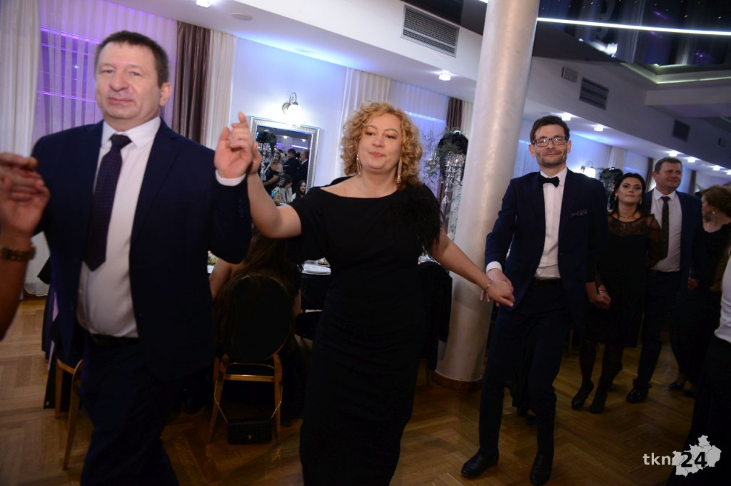 Wspaniały bal Starego Ogólniaka z koncertem grupy DEJW [wideo, zdjęcia]