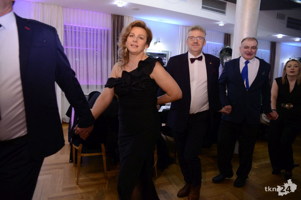 Wspaniały bal Starego Ogólniaka z koncertem grupy DEJW [wideo, zdjęcia]