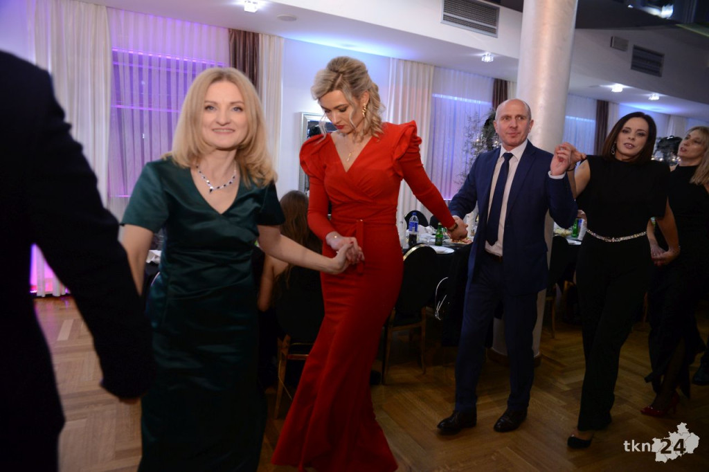 Wspaniały bal Starego Ogólniaka z koncertem grupy DEJW [wideo, zdjęcia]