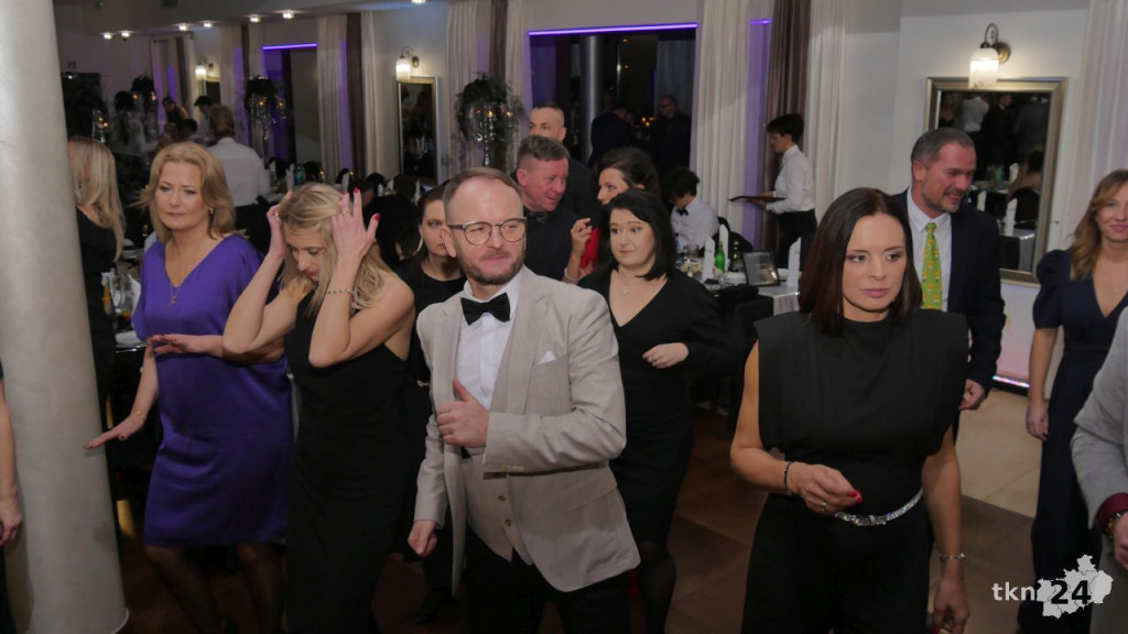 Wspaniały bal Starego Ogólniaka z koncertem grupy DEJW [wideo, zdjęcia]