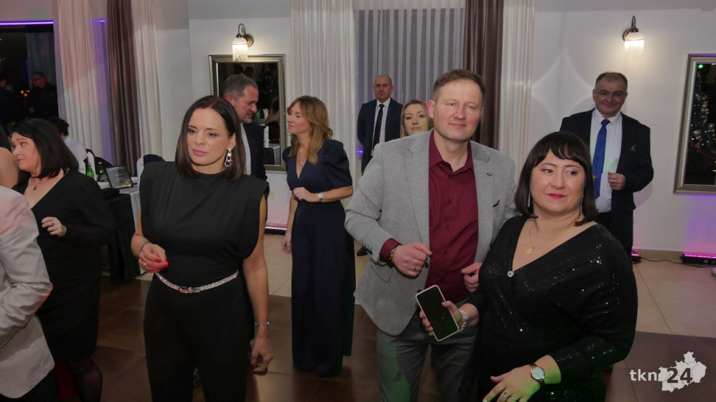 Wspaniały bal Starego Ogólniaka z koncertem grupy DEJW [wideo, zdjęcia]
