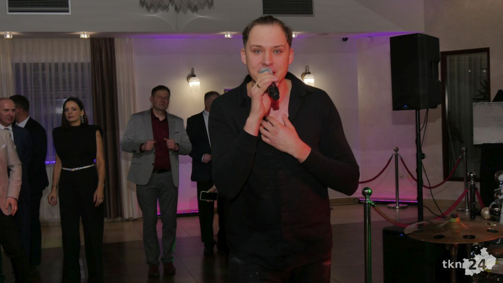 Wspaniały bal Starego Ogólniaka z koncertem grupy DEJW [wideo, zdjęcia]