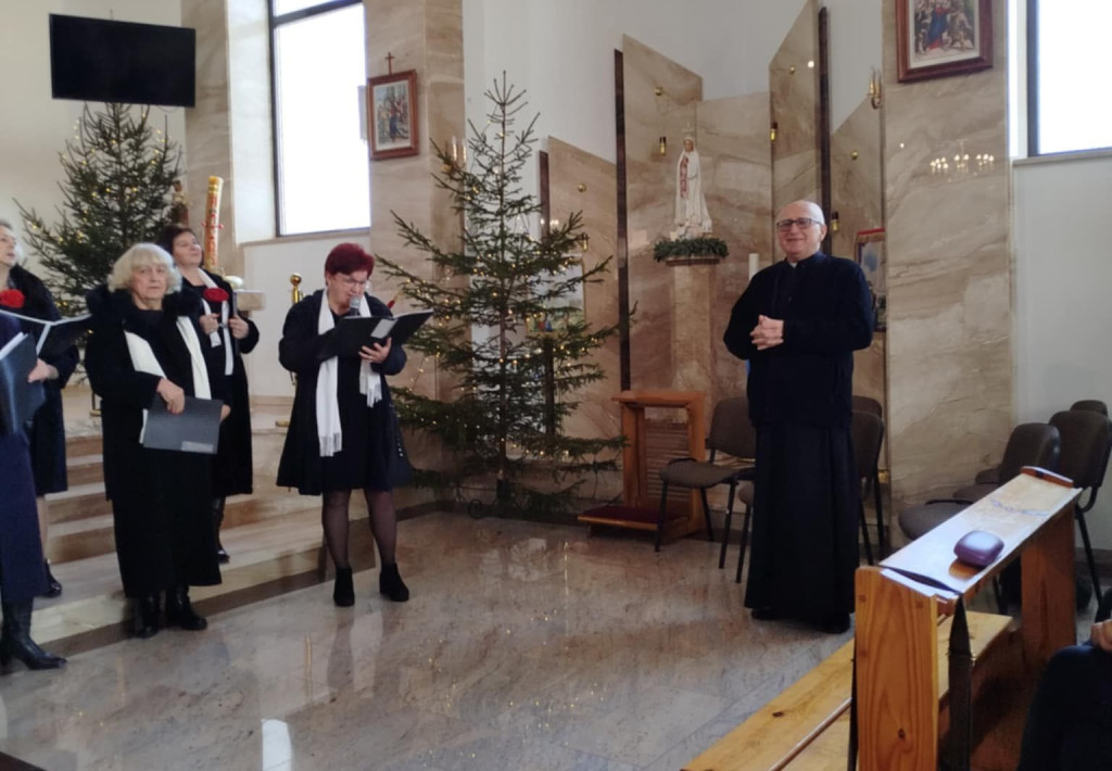 Seniorzy kolędowali w kościele przy Robotniczej [zdjęcia]
