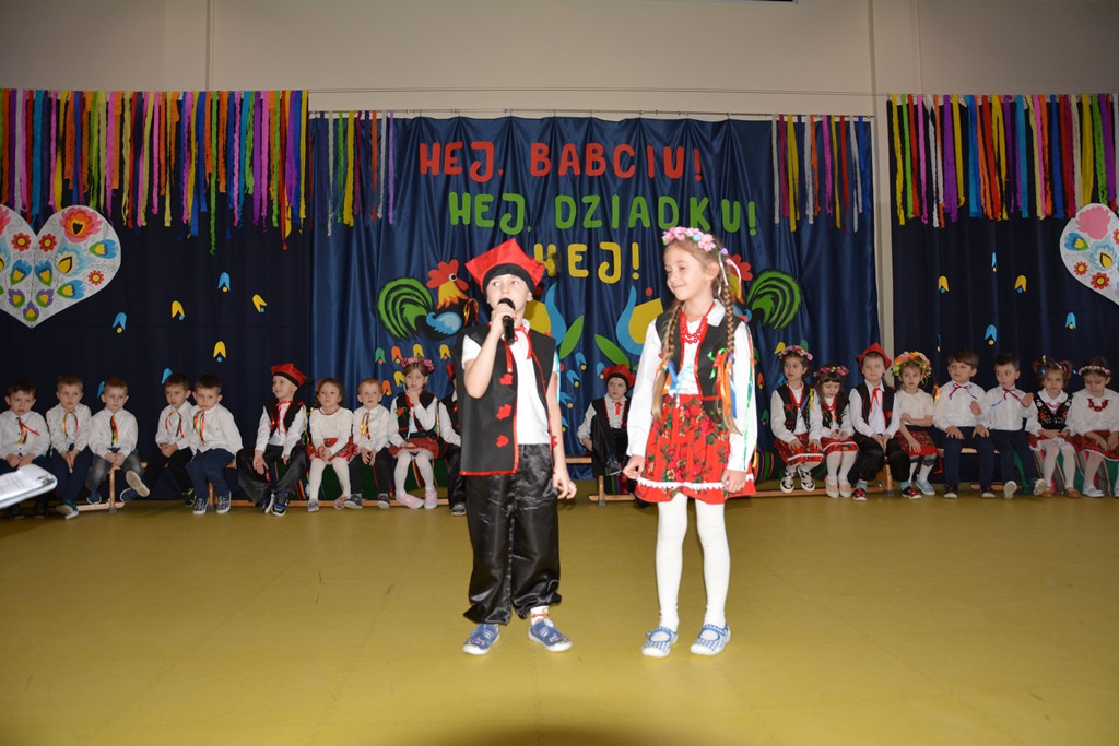 Dzień Babci i Dziadka na ludową nutę w Bajkowej Krainie [zdjęcia]