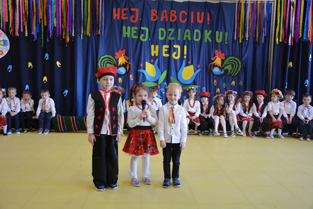 Dzień Babci i Dziadka na ludową nutę w Bajkowej Krainie [zdjęcia]