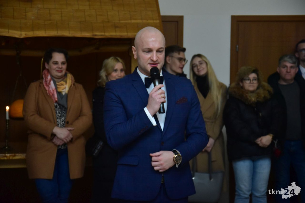 Studniówka Szkoły ZDZ w Komaszycach. Piękny, kameralny bal! [wideo, zdjęcia]