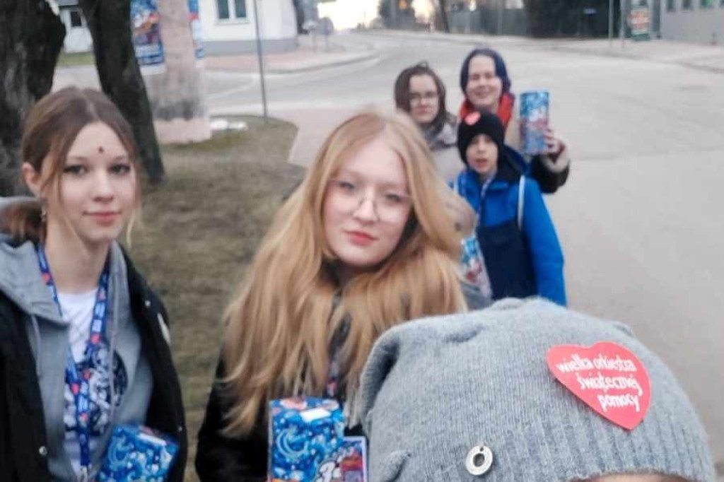Trwa 33. Finał WOŚP. Wolontariusze już przejęli ulice powiatu koneckiego [zdjęcia]