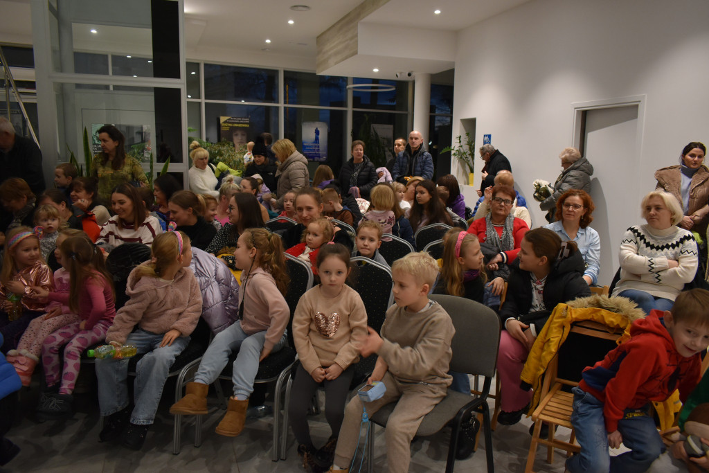 TeatrOlo dla  najmłodszych. Duże zainteresowanie Czerwonym Kapturkiem [zdjęcia]