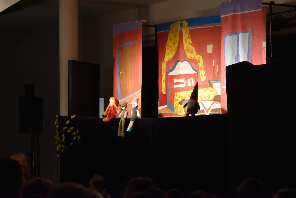 TeatrOlo dla  najmłodszych. Duże zainteresowanie Czerwonym Kapturkiem [zdjęcia]