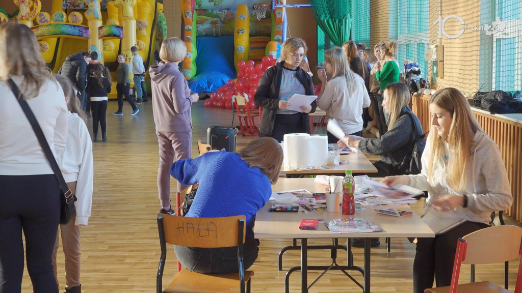 Aktywne ferie w Radoszycach. Dzieje się w hali sportowej [wideo, zdjęcia]