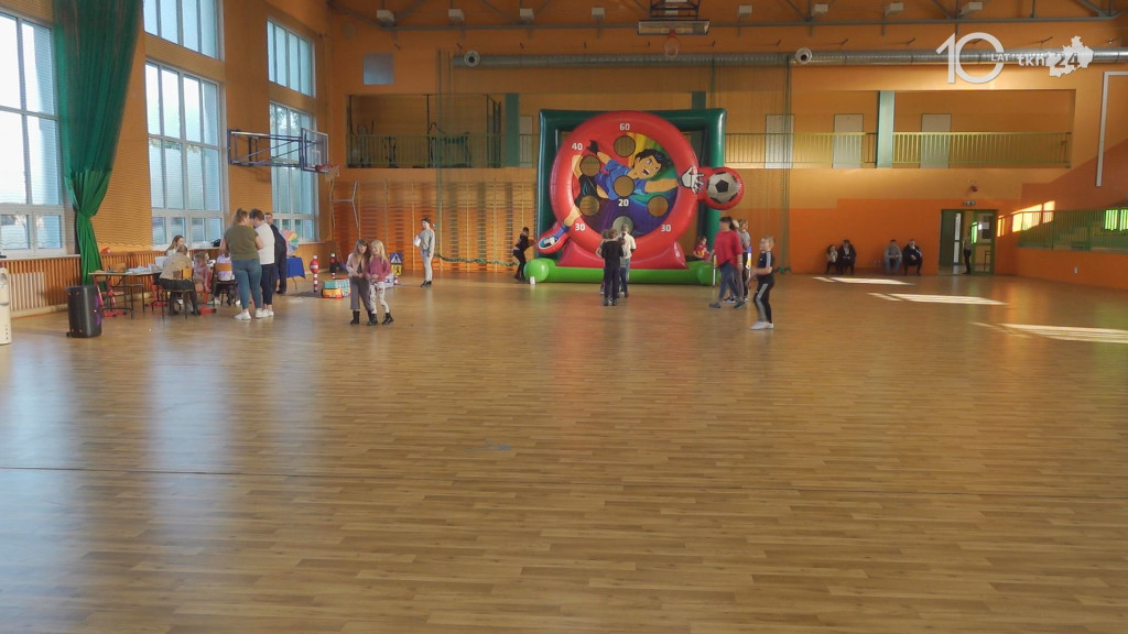 Aktywne ferie w Radoszycach. Dzieje się w hali sportowej [wideo, zdjęcia]