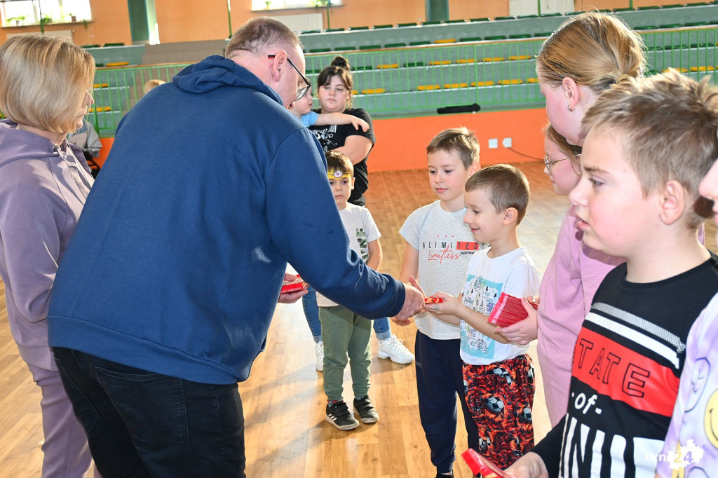 Aktywne ferie w Radoszycach. Dzieje się w hali sportowej [wideo, zdjęcia]