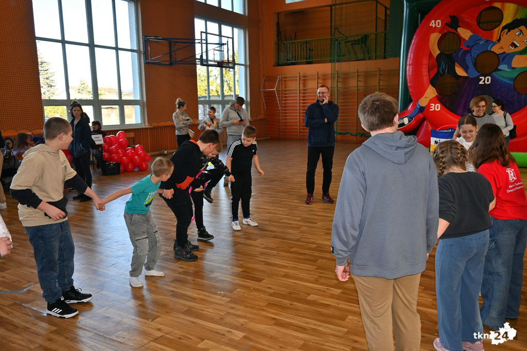Aktywne ferie w Radoszycach. Dzieje się w hali sportowej [wideo, zdjęcia]