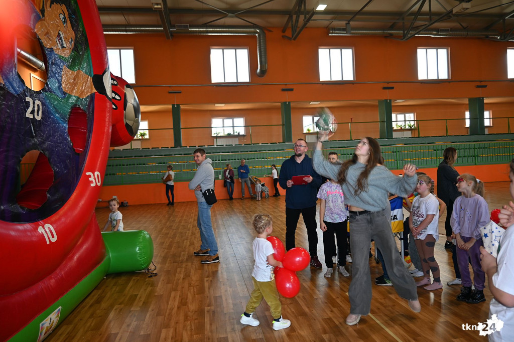 Aktywne ferie w Radoszycach. Dzieje się w hali sportowej [wideo, zdjęcia]