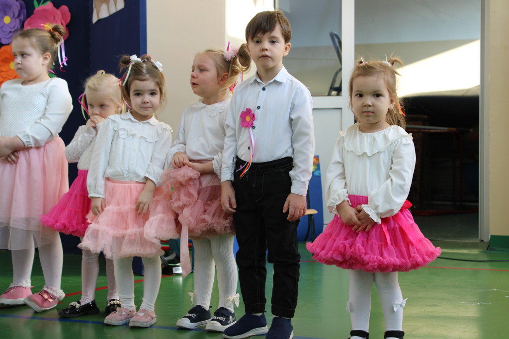 Dzieci z gminy Smyków doceniły babcie i dziadków [zdjęcia]