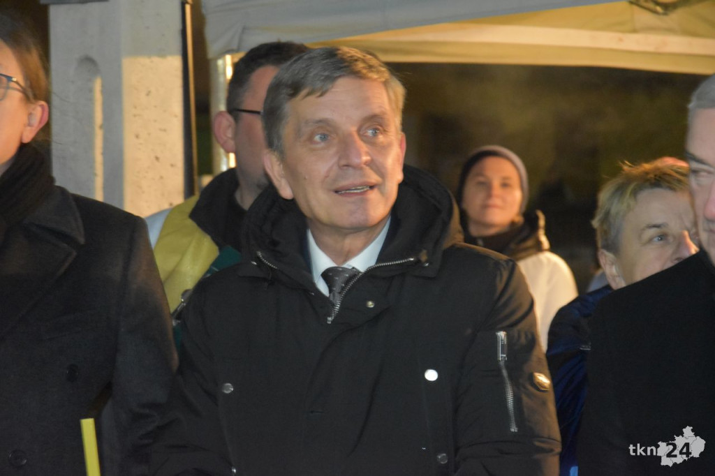 Jednostka OSP Niekłań powitała nowy średni wóz ratowniczo-gaśniczy [wideo, zdjęcia]