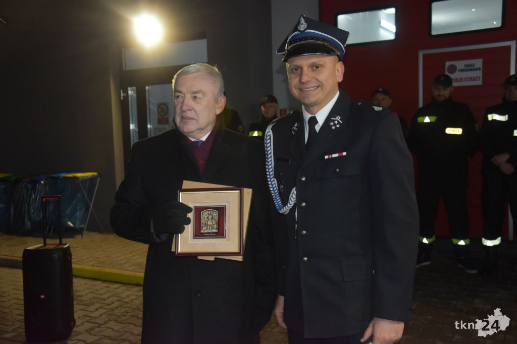 Jednostka OSP Niekłań powitała nowy średni wóz ratowniczo-gaśniczy [wideo, zdjęcia]