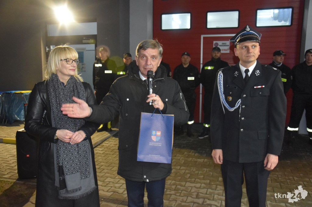 Jednostka OSP Niekłań powitała nowy średni wóz ratowniczo-gaśniczy [wideo, zdjęcia]