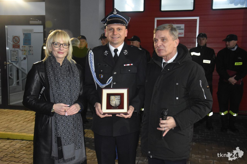 Jednostka OSP Niekłań powitała nowy średni wóz ratowniczo-gaśniczy [wideo, zdjęcia]