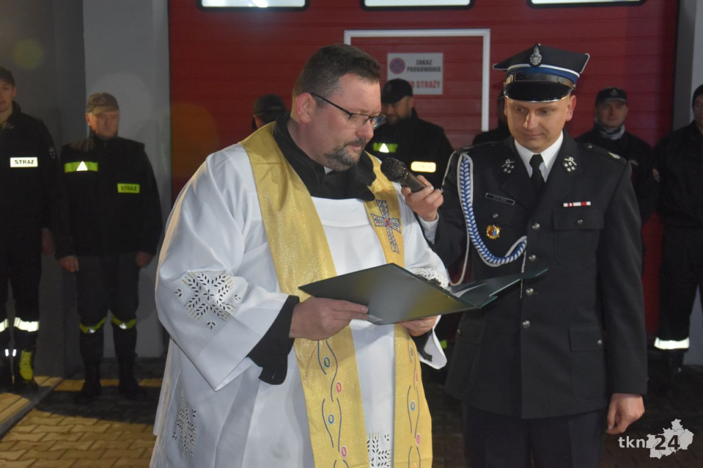 Jednostka OSP Niekłań powitała nowy średni wóz ratowniczo-gaśniczy [wideo, zdjęcia]