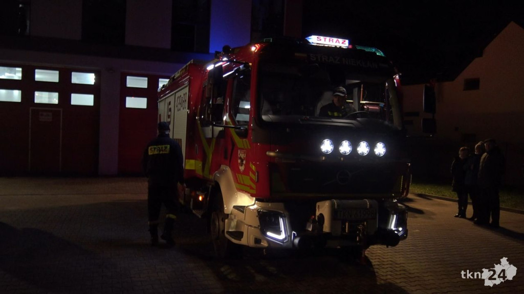Jednostka OSP Niekłań powitała nowy średni wóz ratowniczo-gaśniczy [wideo, zdjęcia]