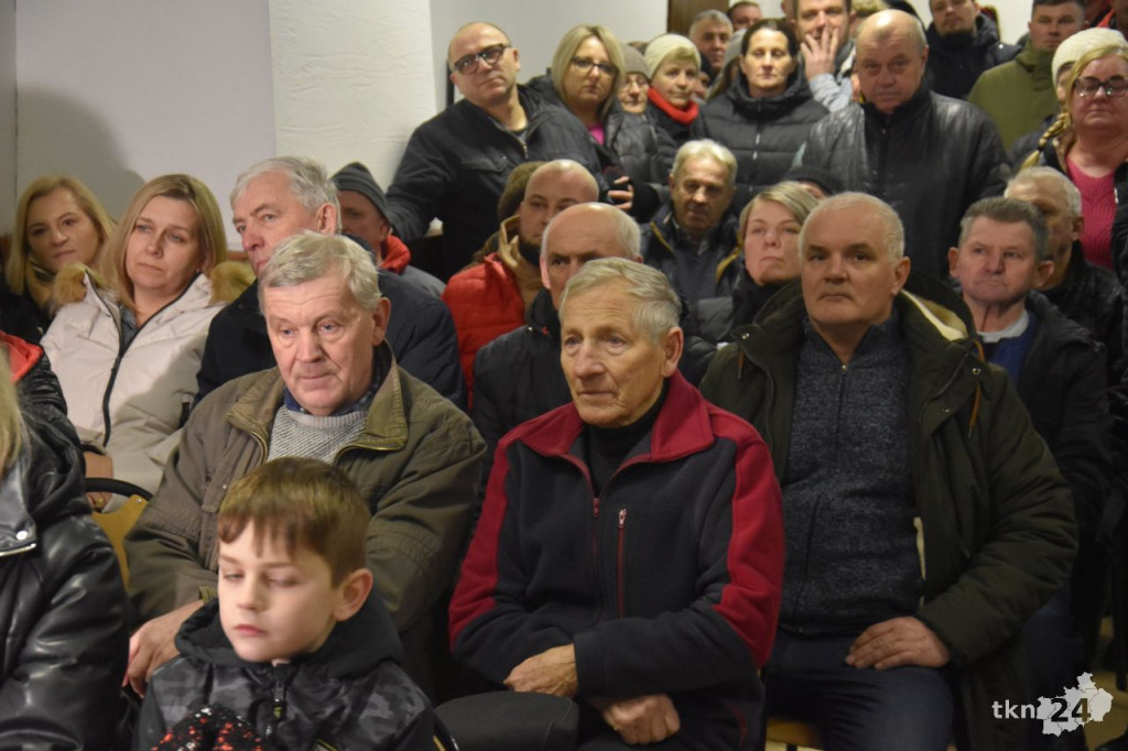 Protest w Wólce w sprawie powstania biogazowni. `Boimy się o swoje zdrowie, życie` [wideo, zdjęcia]