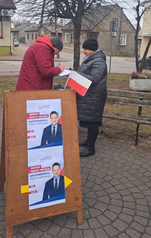 Trwa zbiórka podpisów dla Rafała Trzaskowskiego w powiecie koneckim [wideo, zdjęcia]