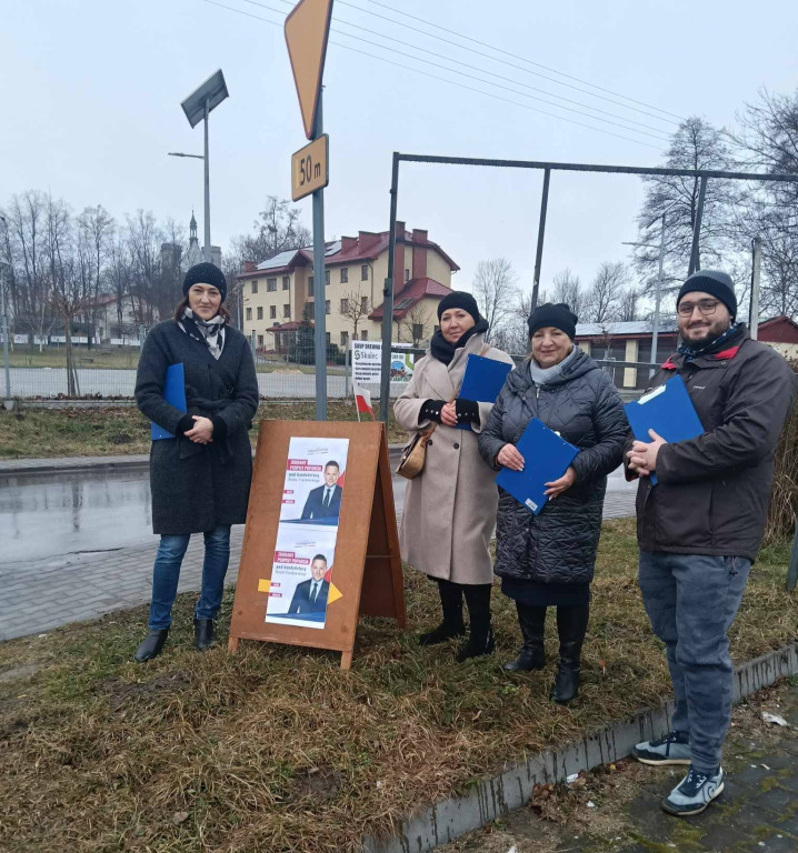 Trwa zbiórka podpisów dla Rafała Trzaskowskiego w powiecie koneckim [wideo, zdjęcia]