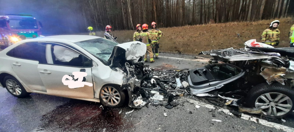 Koszmarny wypadek na drodze krajowej w gm. Ruda Maleniecka [zdjęcia, AKTUALIZACJA]