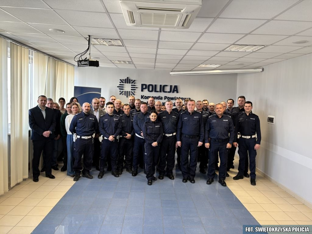 Pożegnanie z mundurem po 32 latach pracy [zdjęcia]