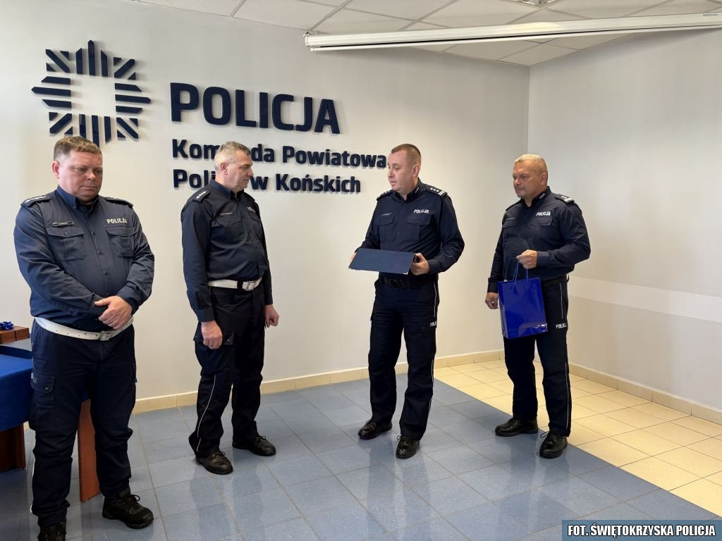 Pożegnanie z mundurem po 32 latach pracy [zdjęcia]