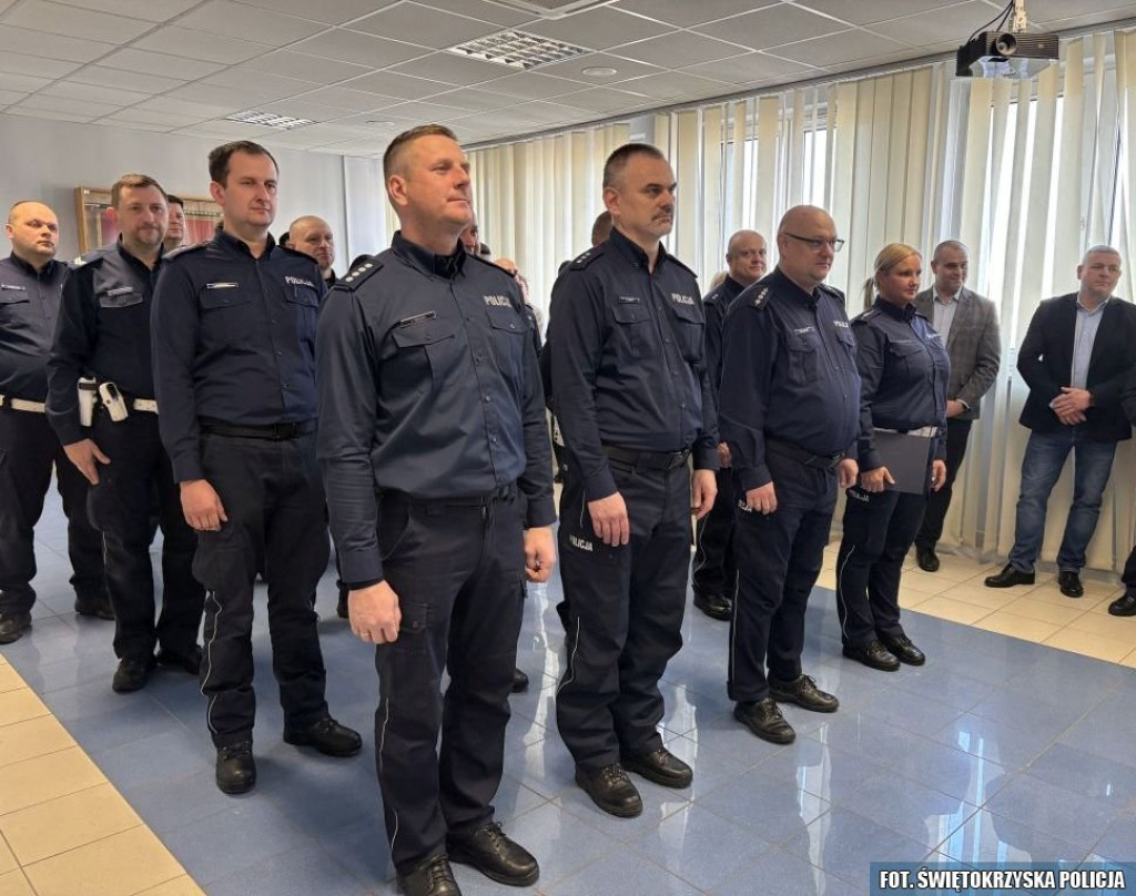 Pożegnanie z mundurem po 32 latach pracy [zdjęcia]