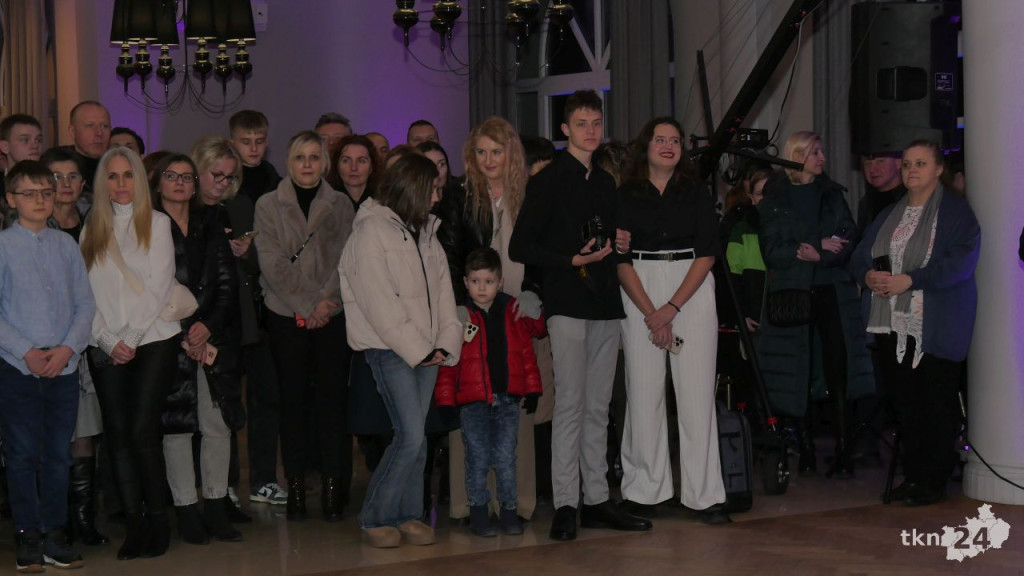 II LO na parkiecie! To największa studniówka w powiecie koneckim [wideo, zdjęcia]