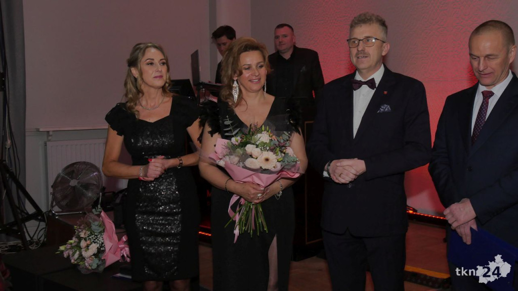 II LO na parkiecie! To największa studniówka w powiecie koneckim [wideo, zdjęcia]