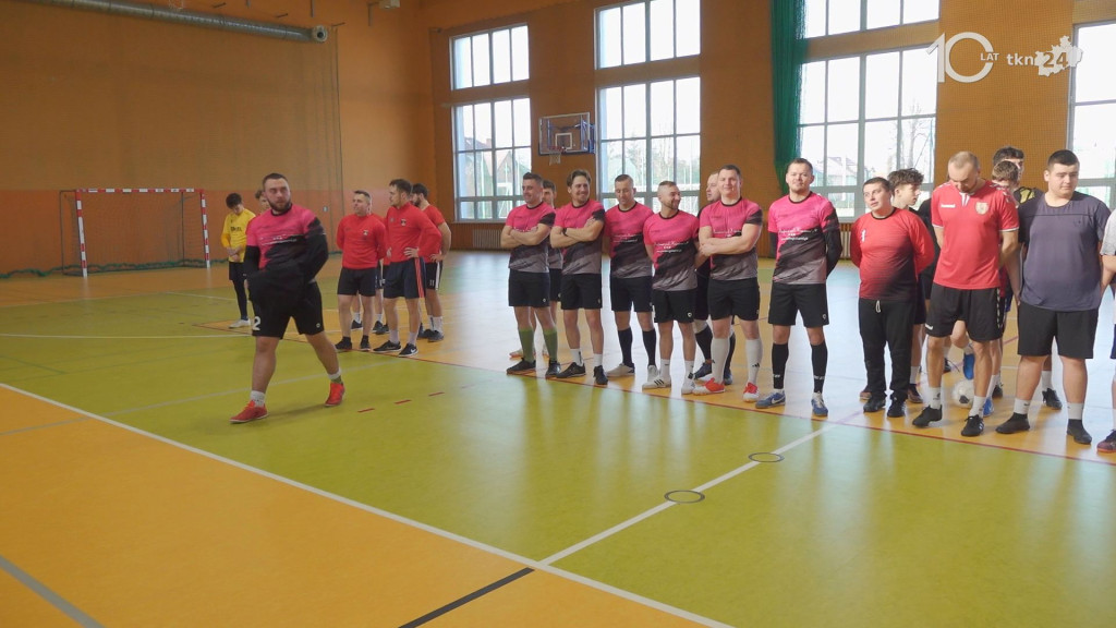 Noworoczny turniej halowej piłki nożnej o Puchar Burmistrza Miasta i Gminy Radoszyce [wideo, zdjęcia]