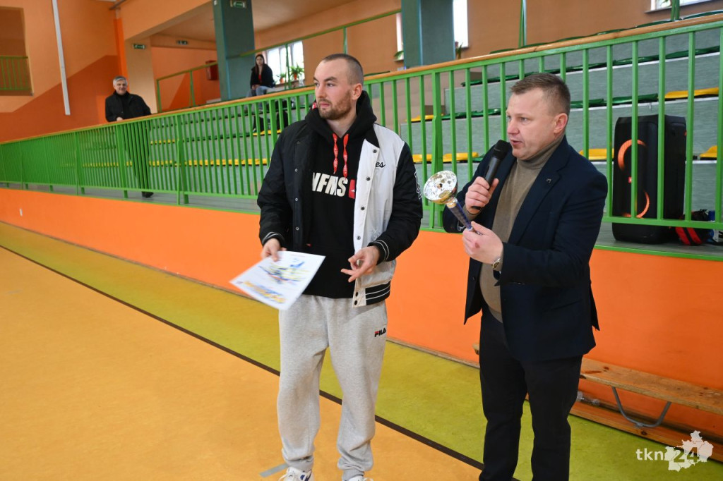 Noworoczny turniej halowej piłki nożnej o Puchar Burmistrza Miasta i Gminy Radoszyce [wideo, zdjęcia]