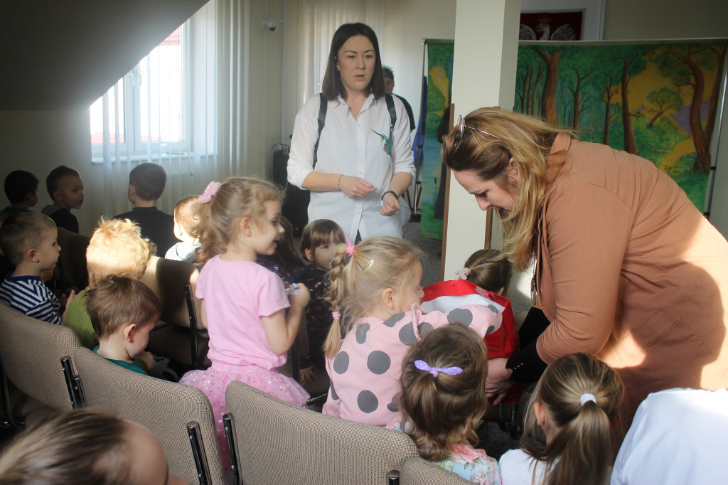 Ferie zimowe w bibliotece w Smykowie pełne atrakcji [zdjęcia]