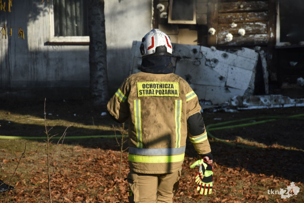 Pożar domu w Pile. Trzy osoby straciły dach nad głową [zdjęcia]