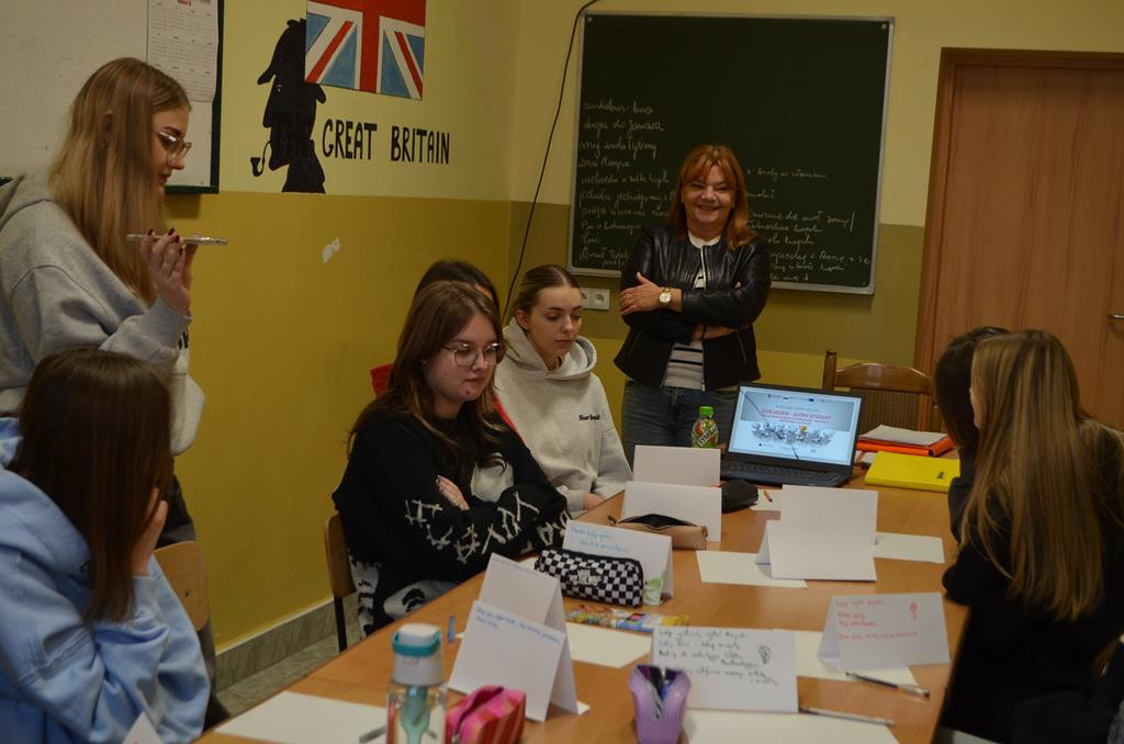 Kompetencje społeczne w praktyce - warsztaty w I LO w Końskich [zdjęcia]