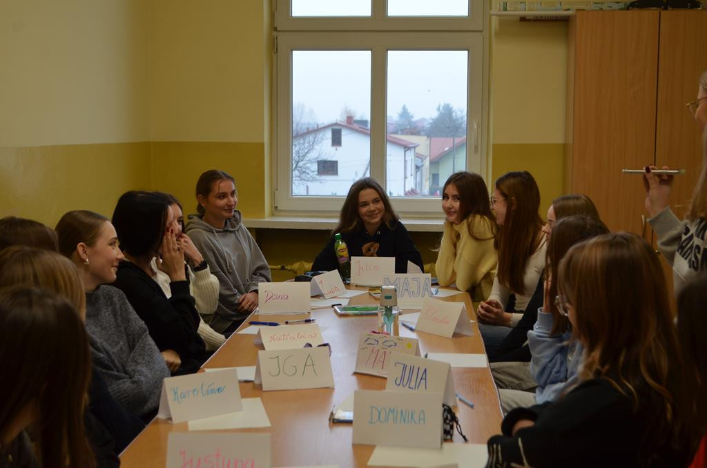 Kompetencje społeczne w praktyce - warsztaty w I LO w Końskich [zdjęcia]